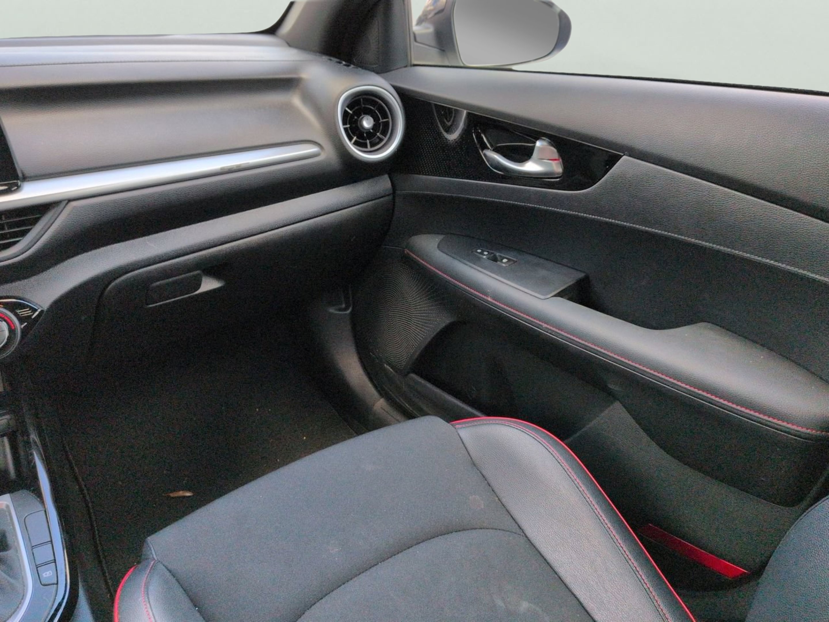 Certified Used 2024 Snow White Pearl Kia GT image 14