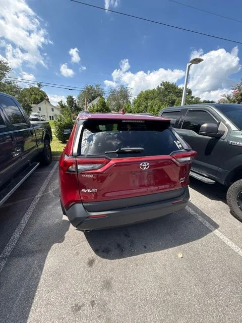 Used 2019 Red Toyota XLE image 14