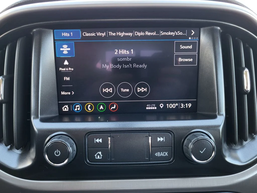Used 2022 Onyx Black GMC AT4 - Leather image 13