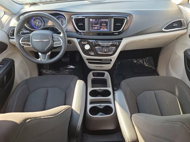 Used 2023 White Chrysler LX image 12