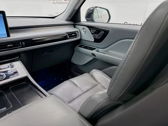 Used 2020 Blue Lincoln Reserve image 25