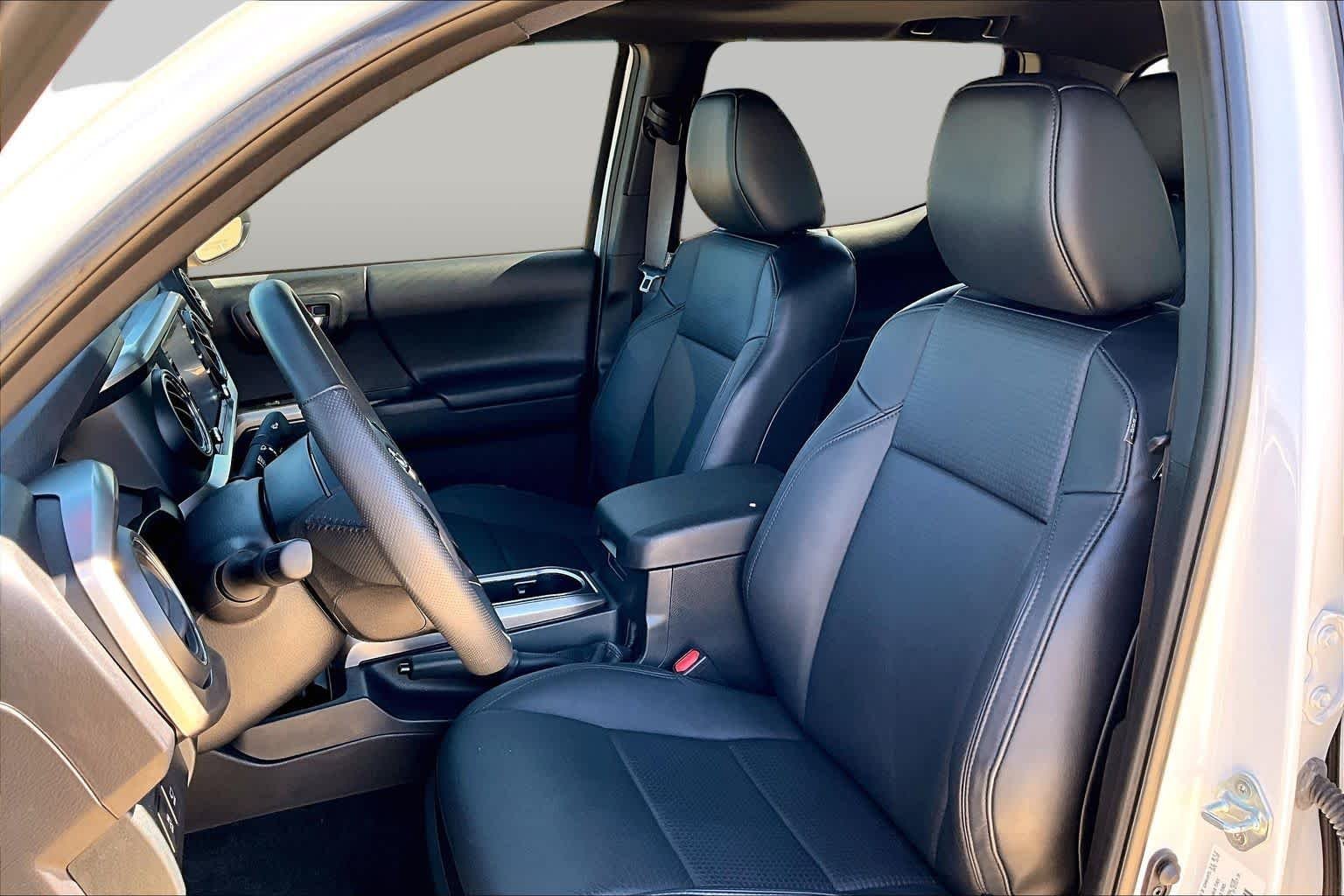 Used 2023 Wind Chill Pearl Toyota Limited image 8