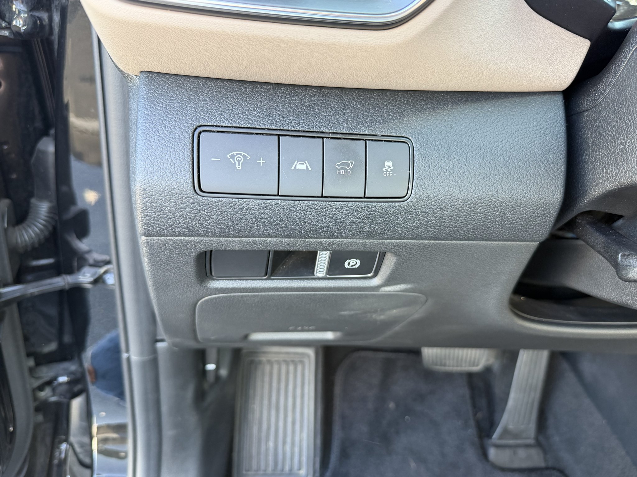 Certified Used 2023 Twilight Black Hyundai SEL image 19