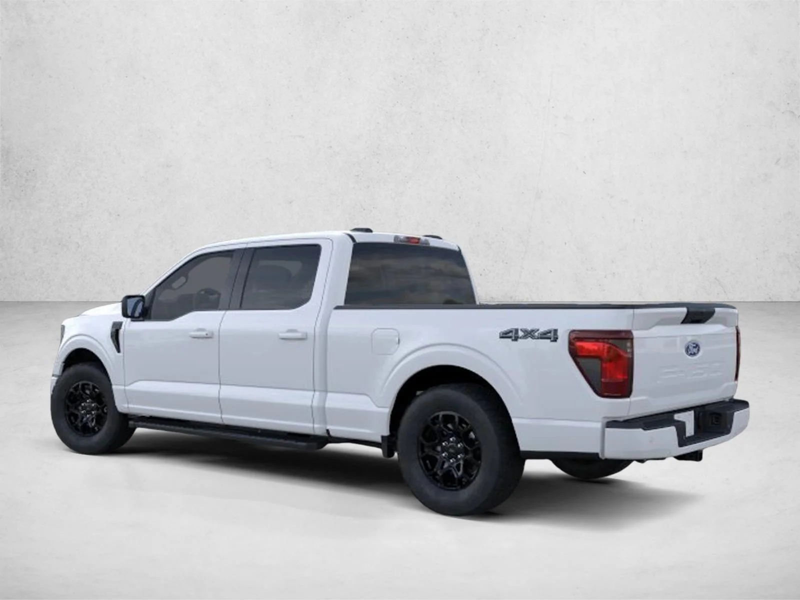 New 2026 Oxford White Ford XLT image 2