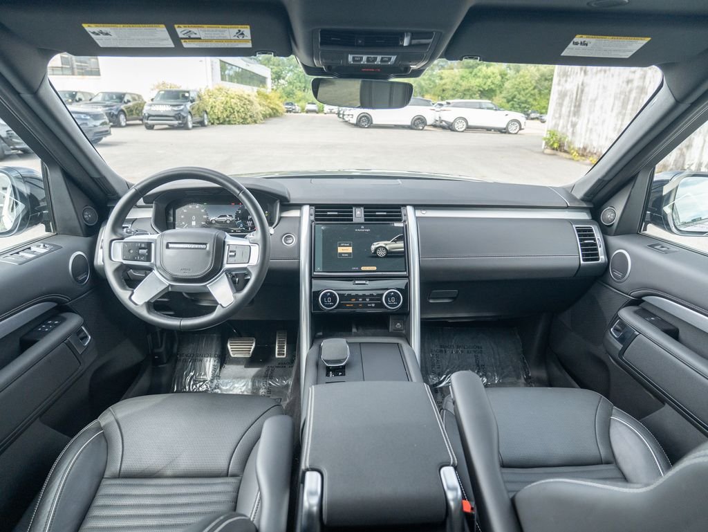 Used 2024 Gray Land Rover Dynamic SE image 18
