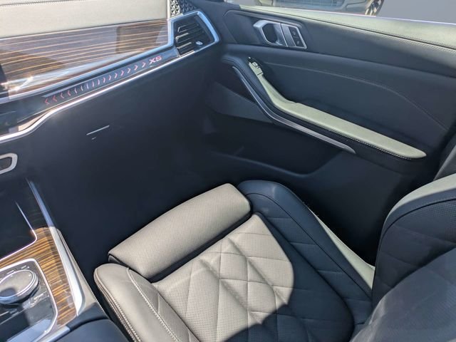 Used 2026 Black BMW sDrive40i image 18