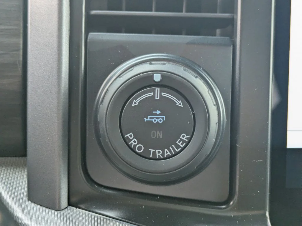 New 2026 Iconic Silver Metallic Ford Lariat image 26