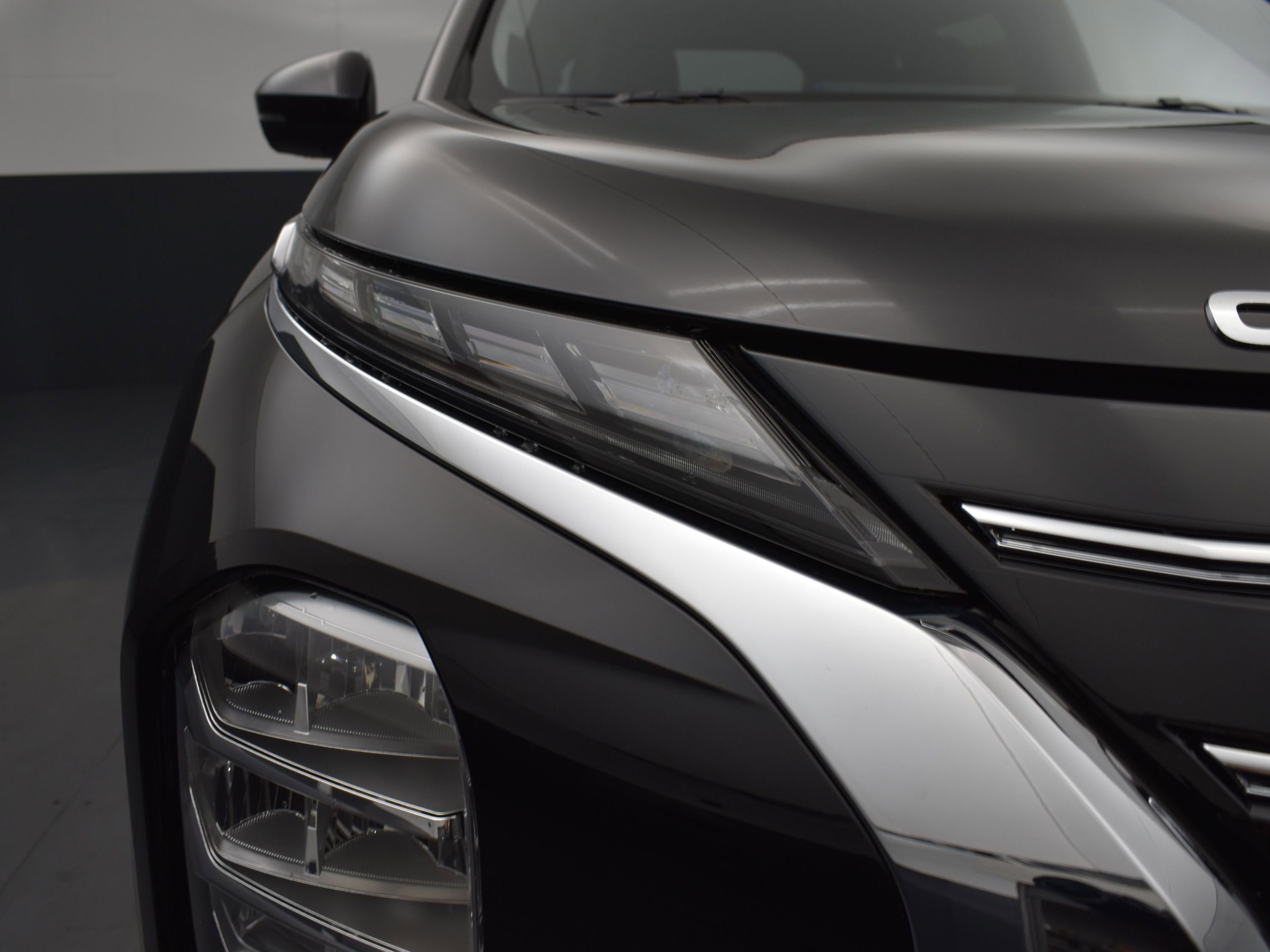 New 2026 Black Diamond Mitsubishi LE image 6