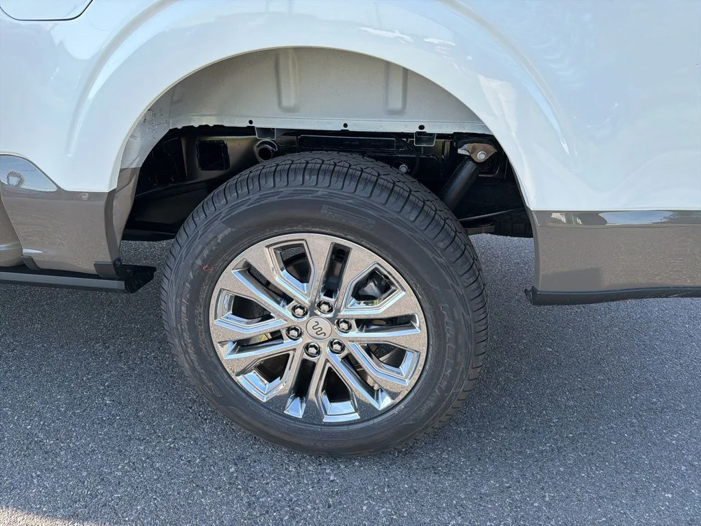 New 2026 Star White Metallic Tri-Coat Ford King Ranch® image 9