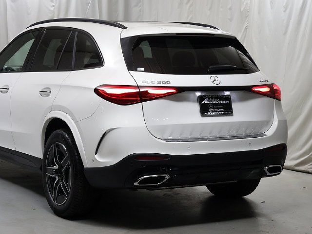 New 2027 Polar White Mercedes-Benz GLC 300 image 36