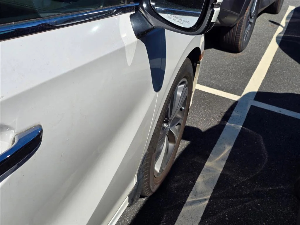 Used 2023  Honda Touring image 18