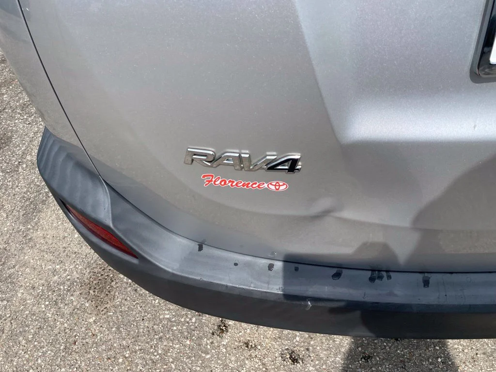 Used 2013 Silver Toyota XLE image 12