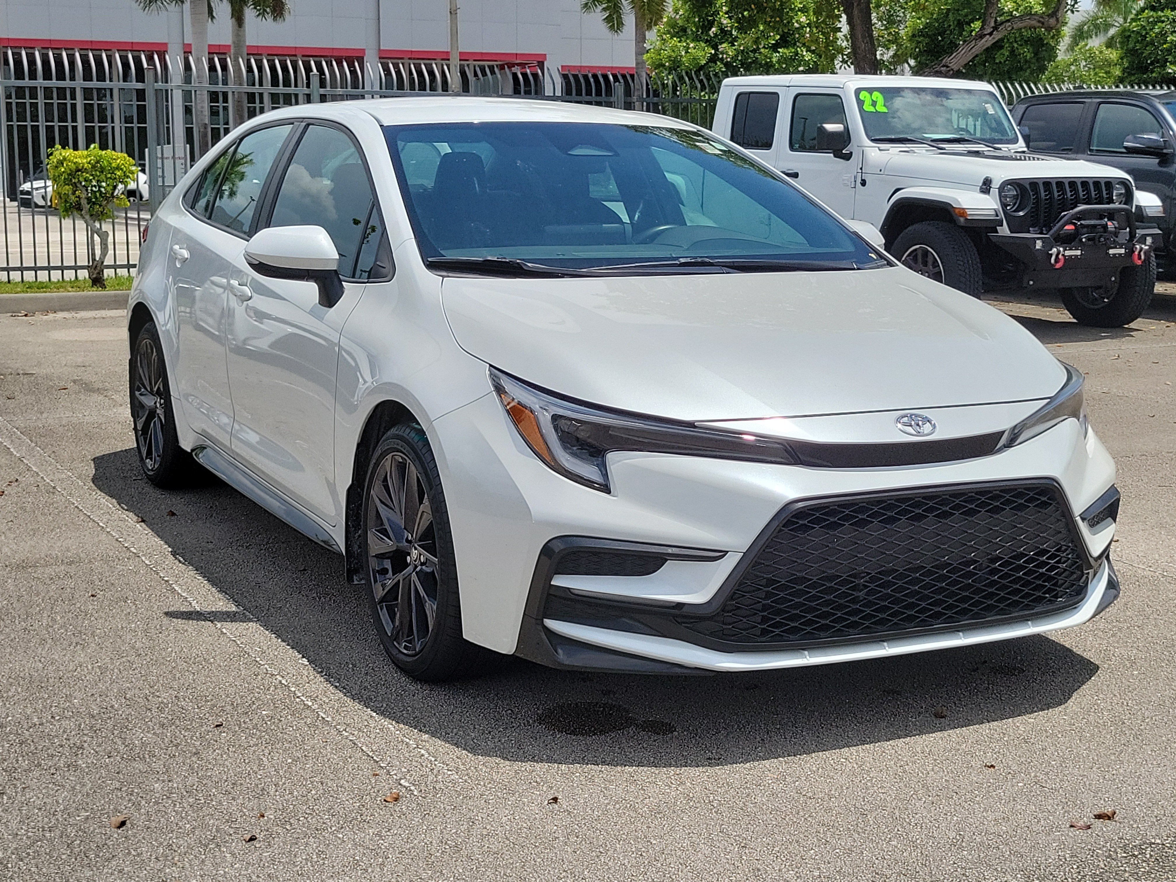Used 2025 Pearl Toyota SE image 3