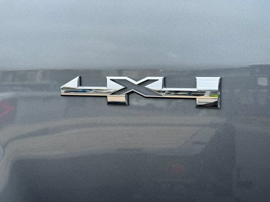 Used 2022 SATIN STEEL METALLIC GMC 4WD Elevation image 9