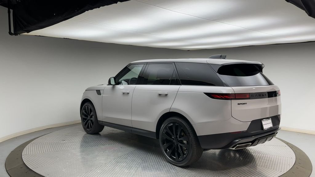 New 2026 Borasco Grey LAND ROVER SE image 4