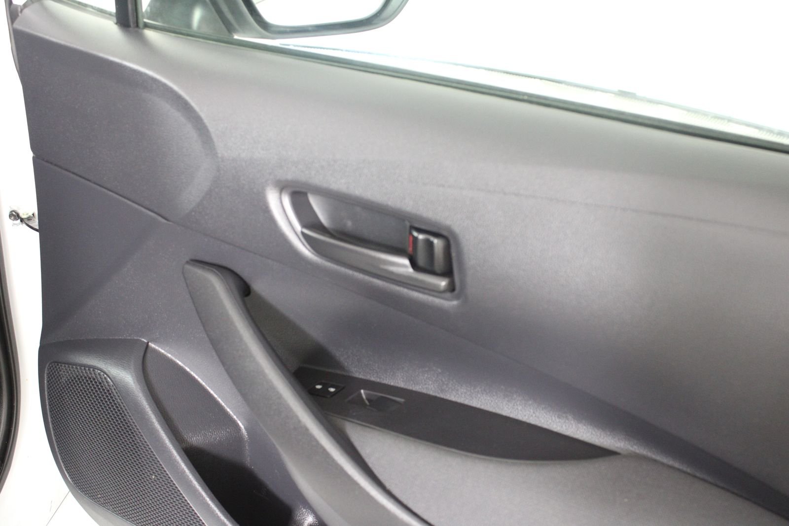 Used 2025 White Toyota LE image 26