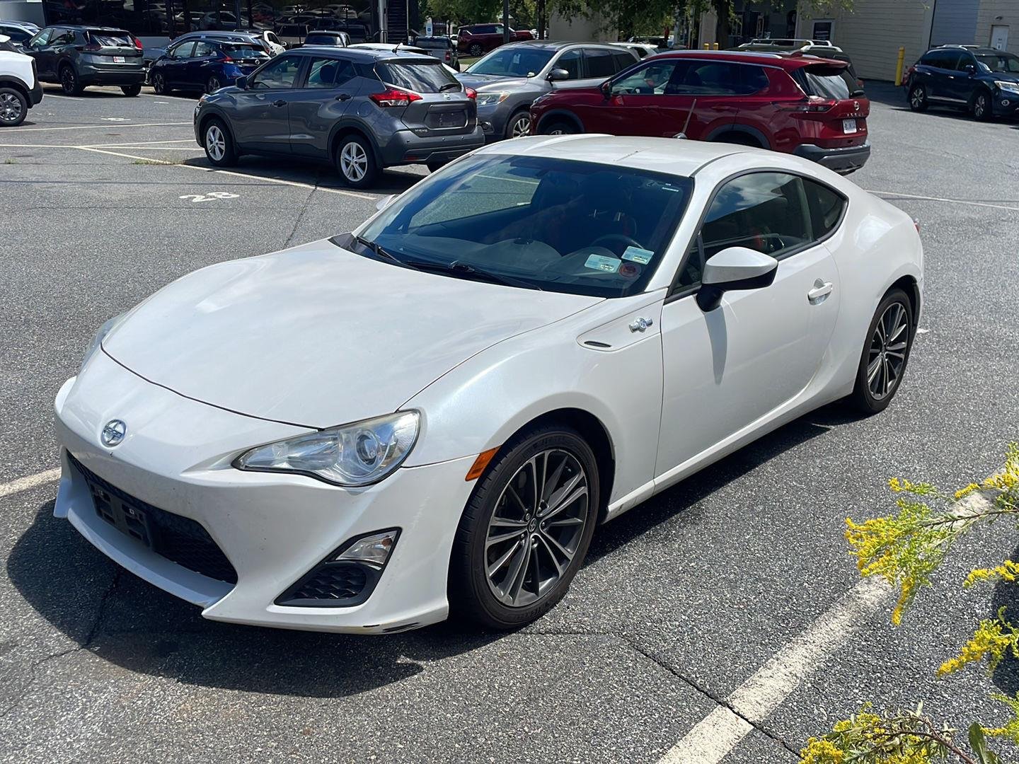 Used 2013 Whiteout Scion Base image 1