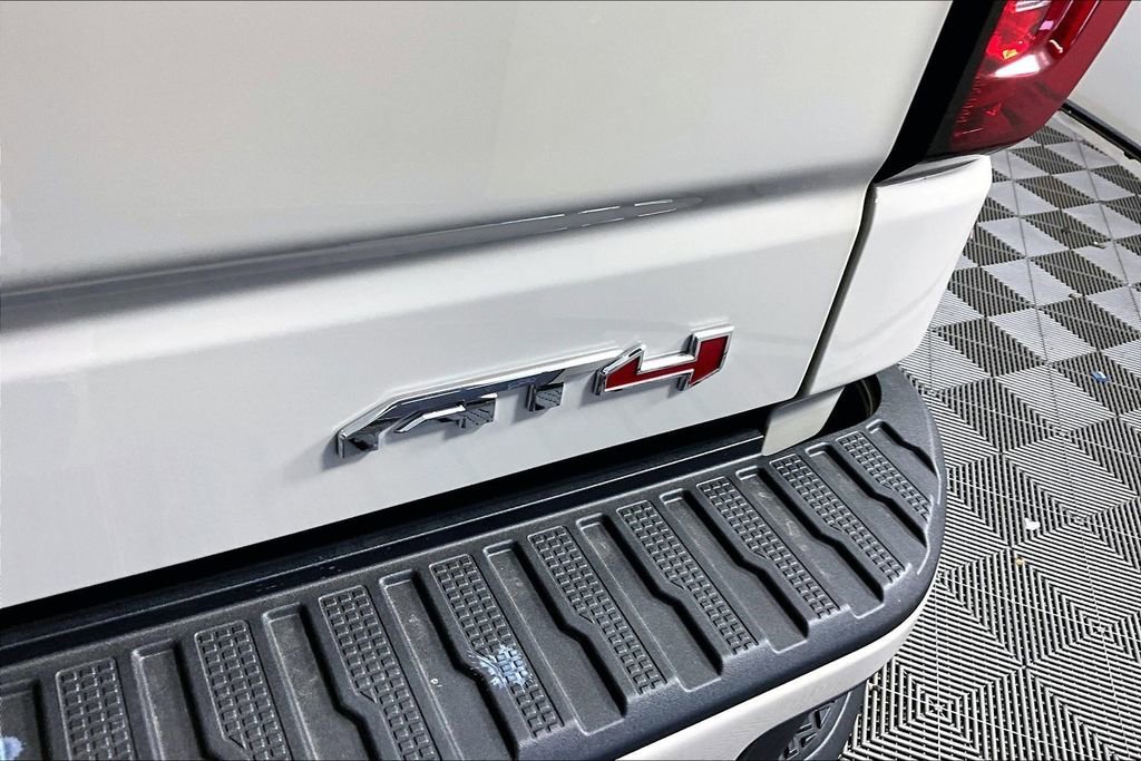 2026 GMC Sierra 1500 AT4 - Photo 9