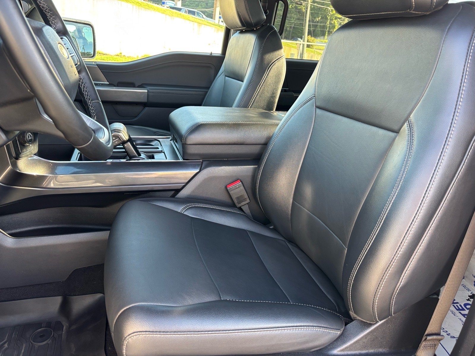 Used 2023 Iconic Silver Ford XLT image 9