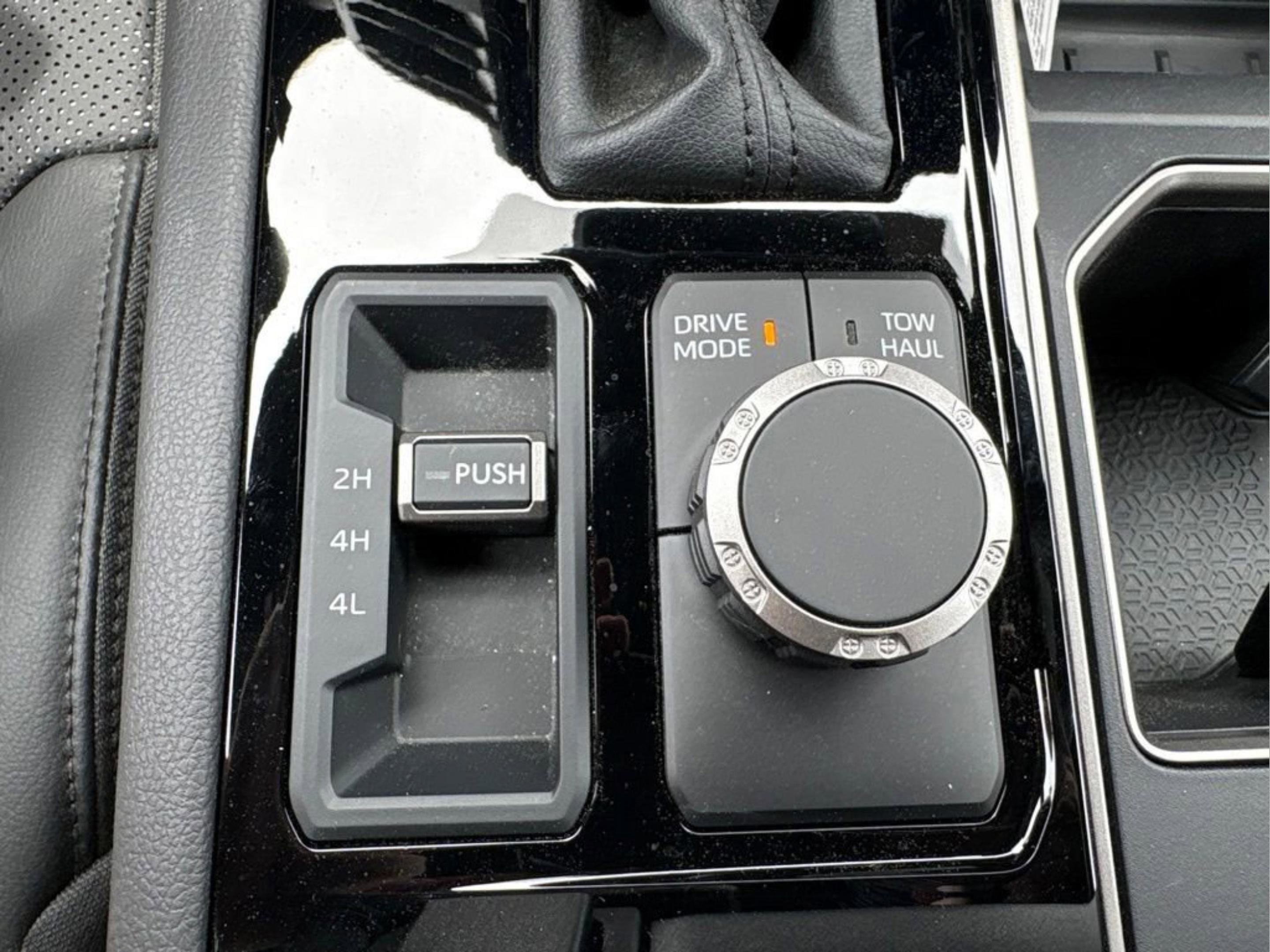 2025 Toyota Tundra Limited - Photo 12
