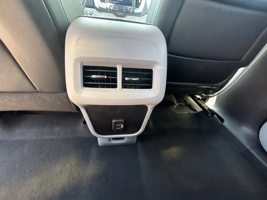 Used 2023 White GMC SLT image 18