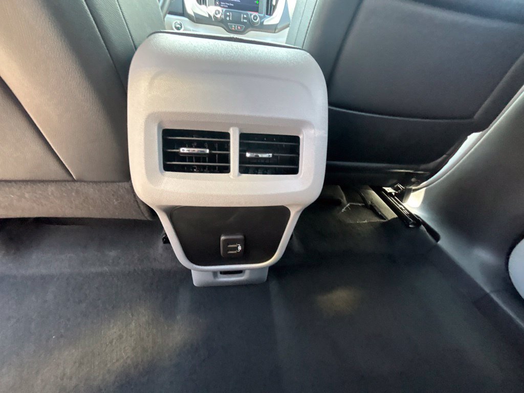 Used 2023 White GMC SLT image 18