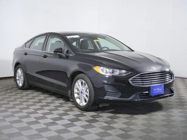 2020 Ford Fusion SE's photo