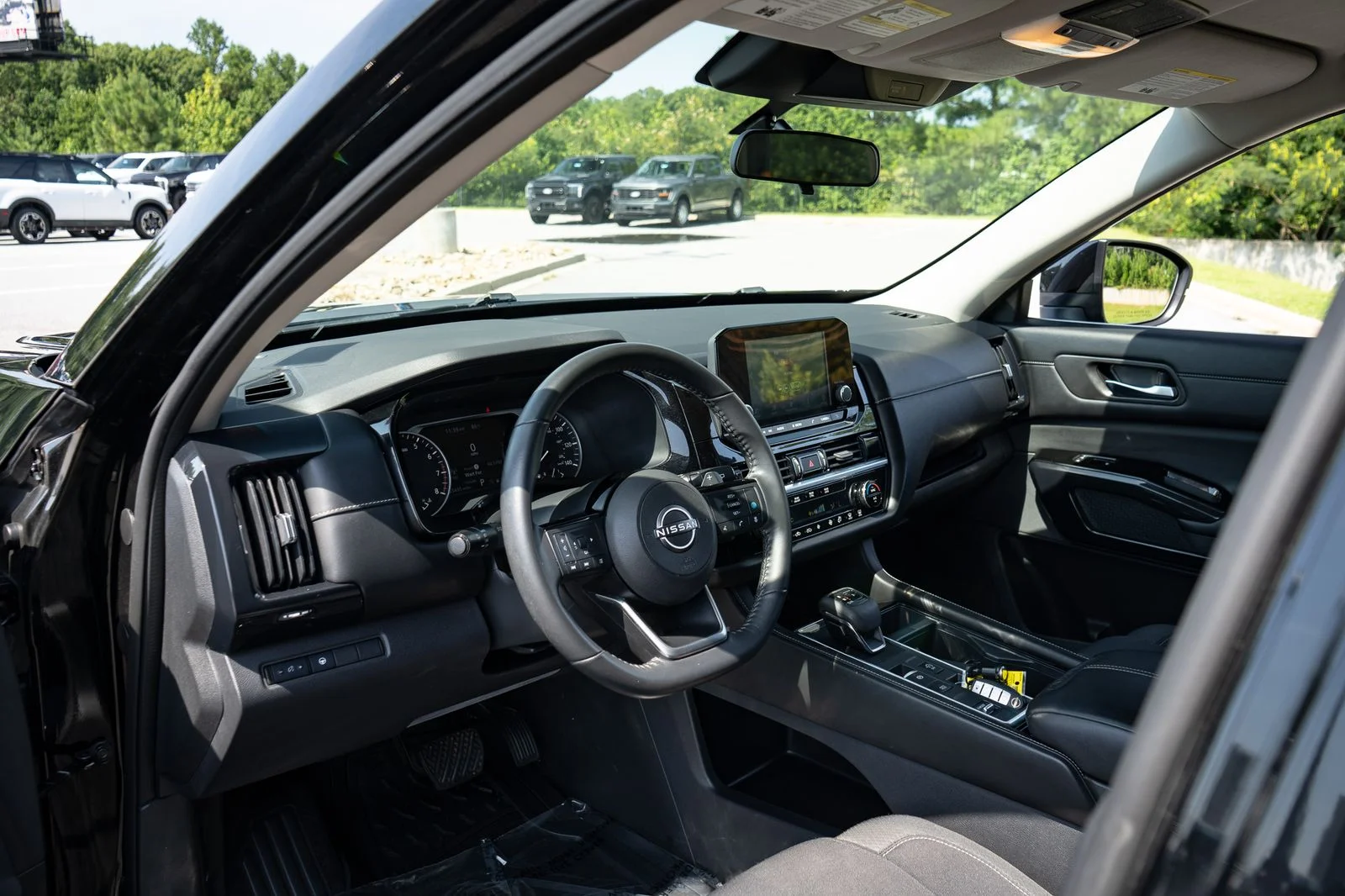 Used 2022 Black Nissan SV image 13