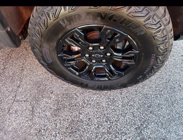 Used 2023 Glacier Blue Metallic Chevrolet ZR2 image 22