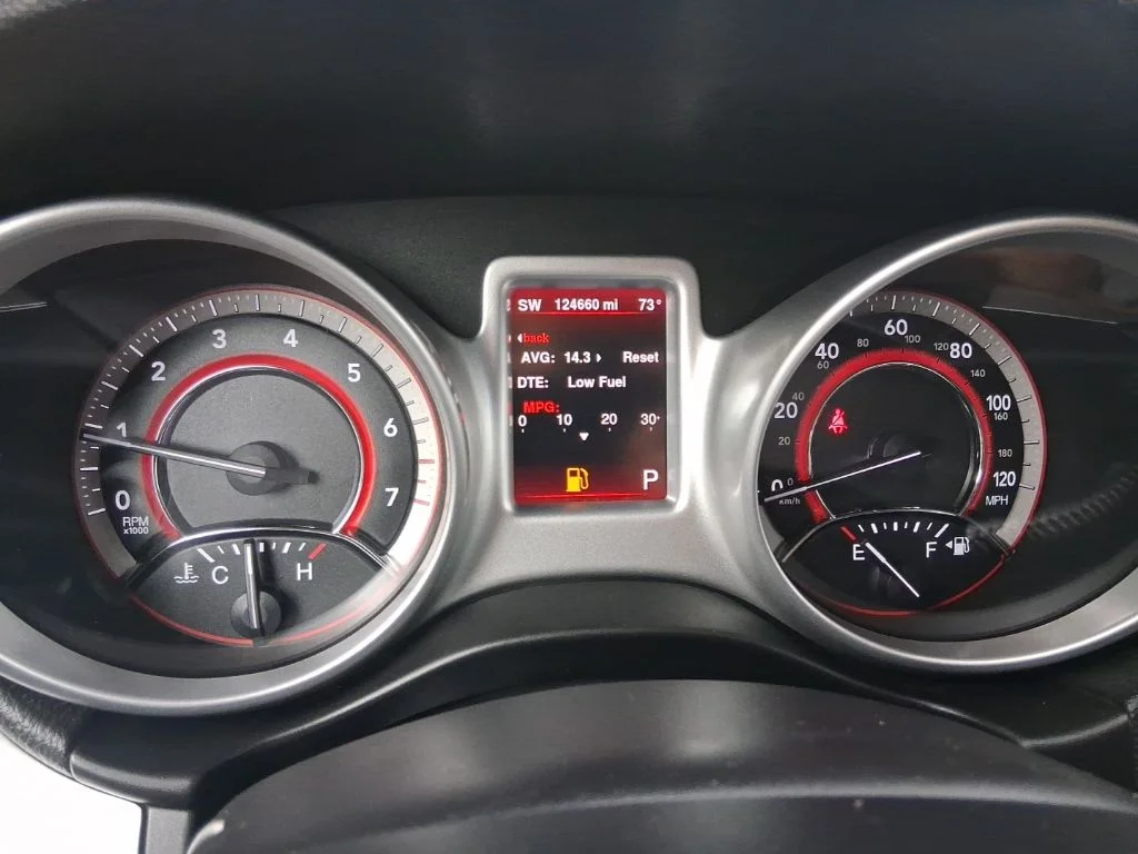 Used 2013 Brilliant Black Crystal Pearlcoat Dodge R/T image 21