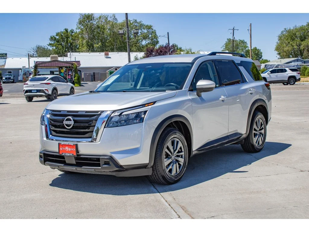 Used 2024 Brilliant Silver Metallic Nissan SV image 4