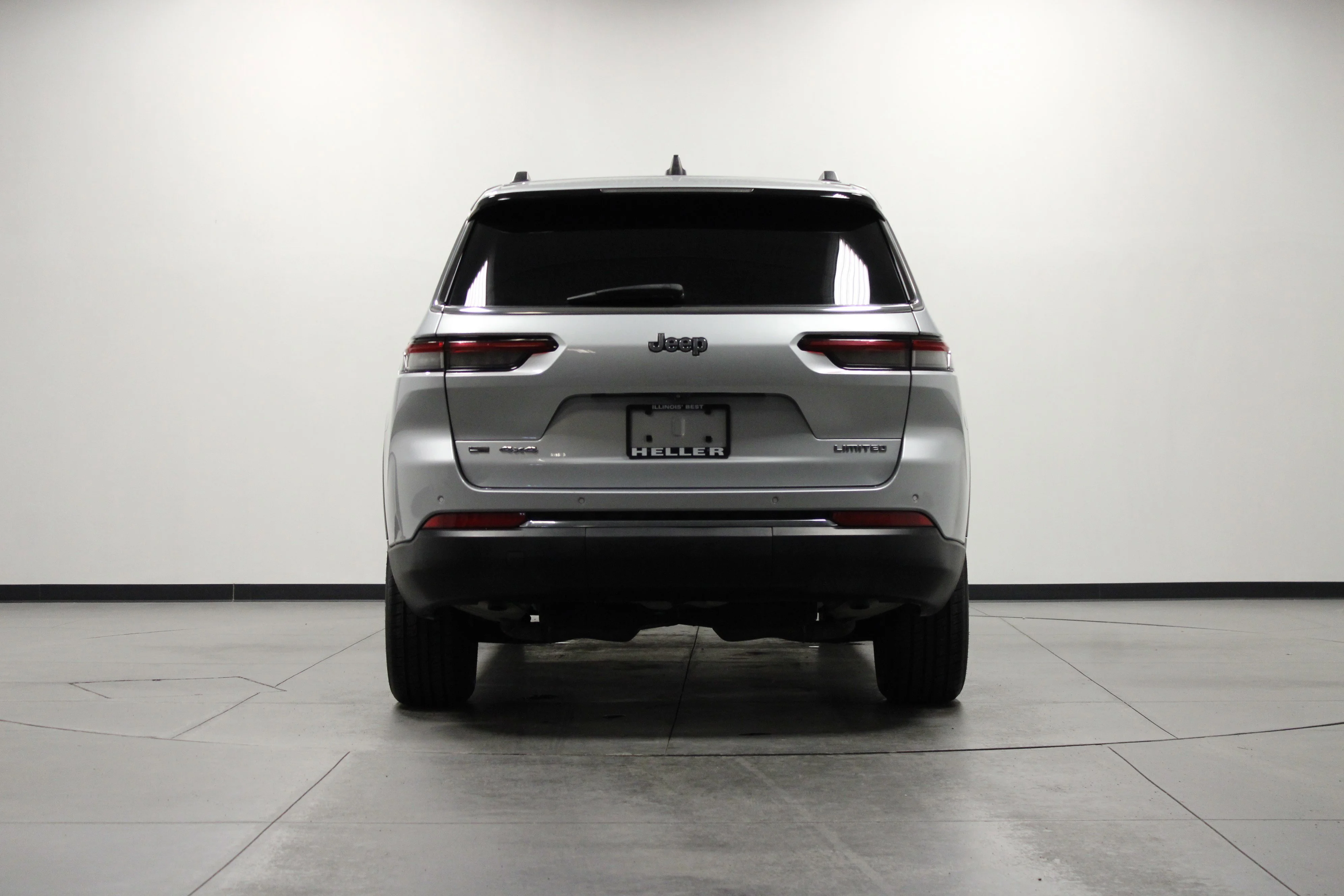 Used 2021 Silver Zynith Jeep Limited image 5