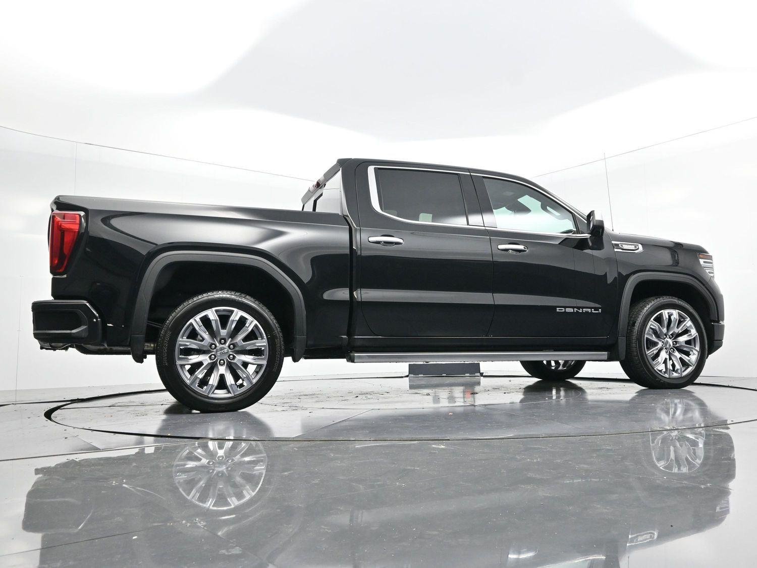 Used 2025 Onyx Black GMC Denali image 48