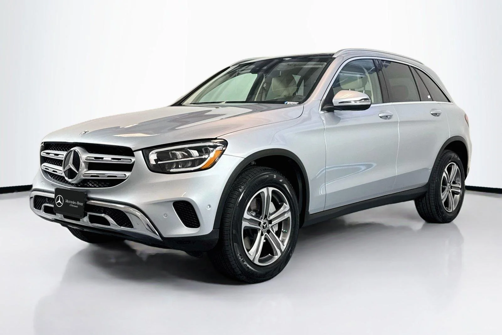 Used 2022 Cirrus Silver Metallic Mercedes-Benz GLC 300 image 1
