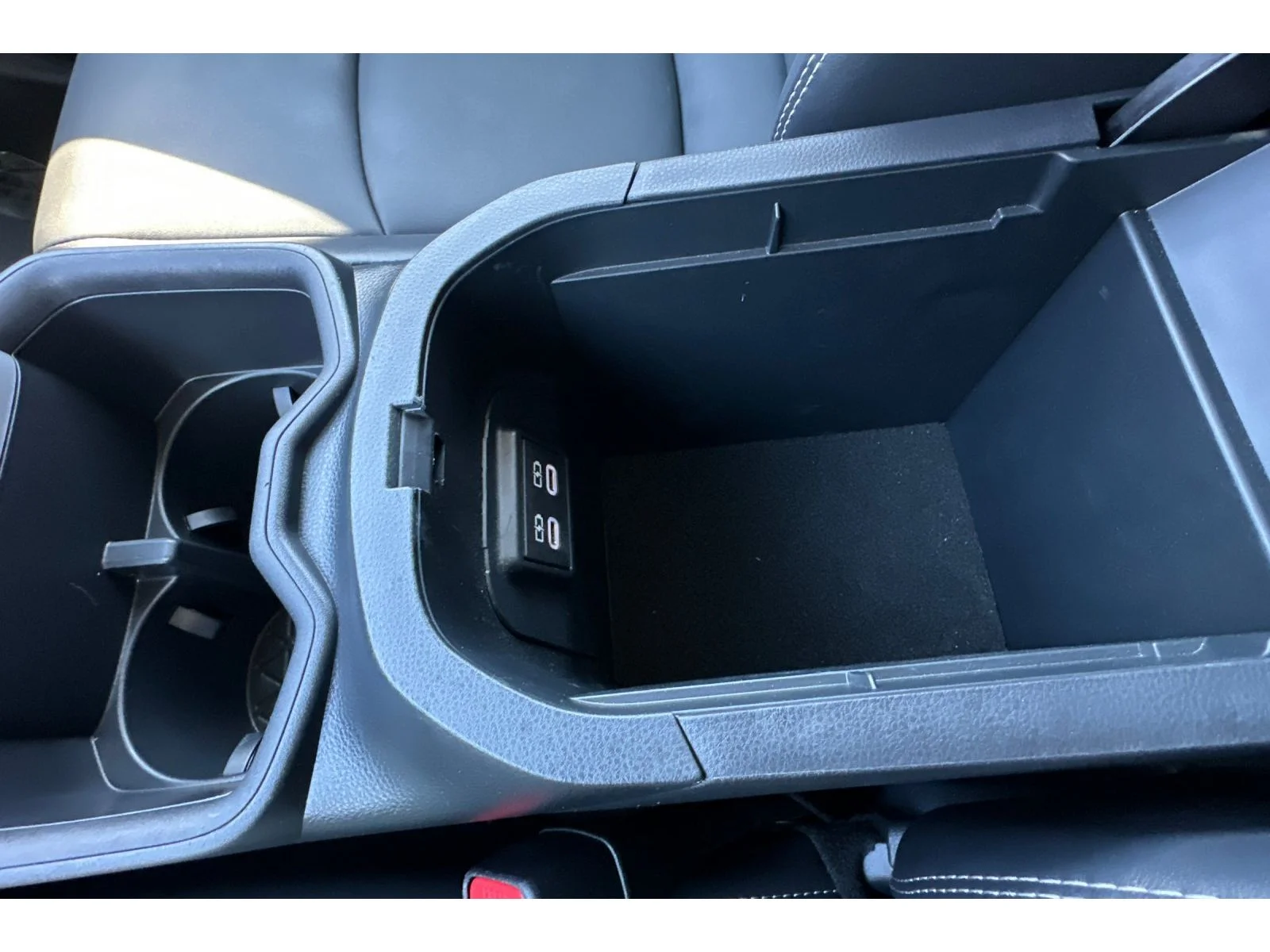 Used 2023 Magnetic Gray Metallic Toyota XLE Premium image 33