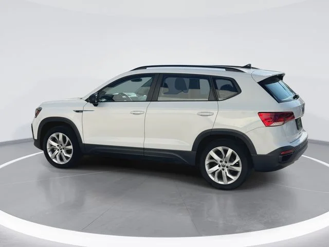 Used 2023 White Volkswagen 1.5T S image 7