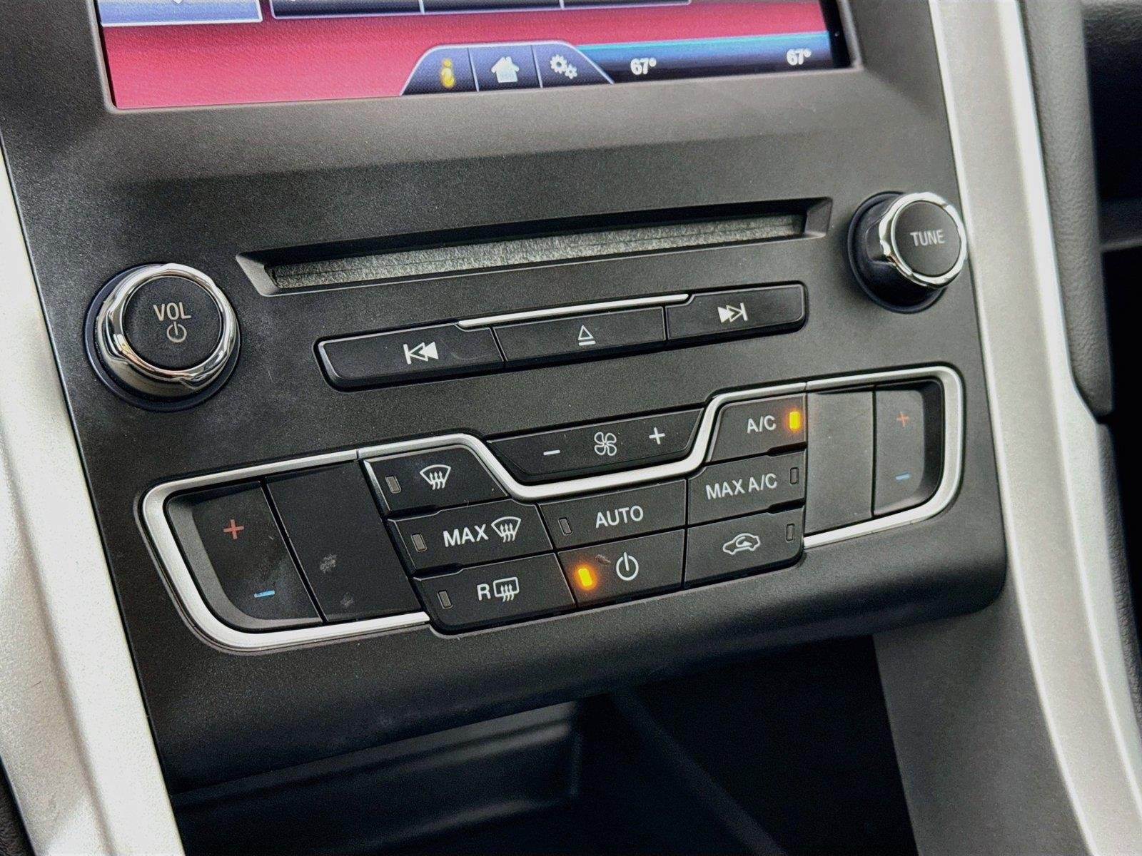 Used 2016 Deep Impact Blue Ford SE image 23