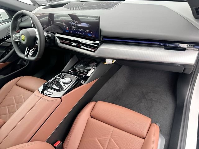 2026 BMW 5 Series 530i - Photo 25