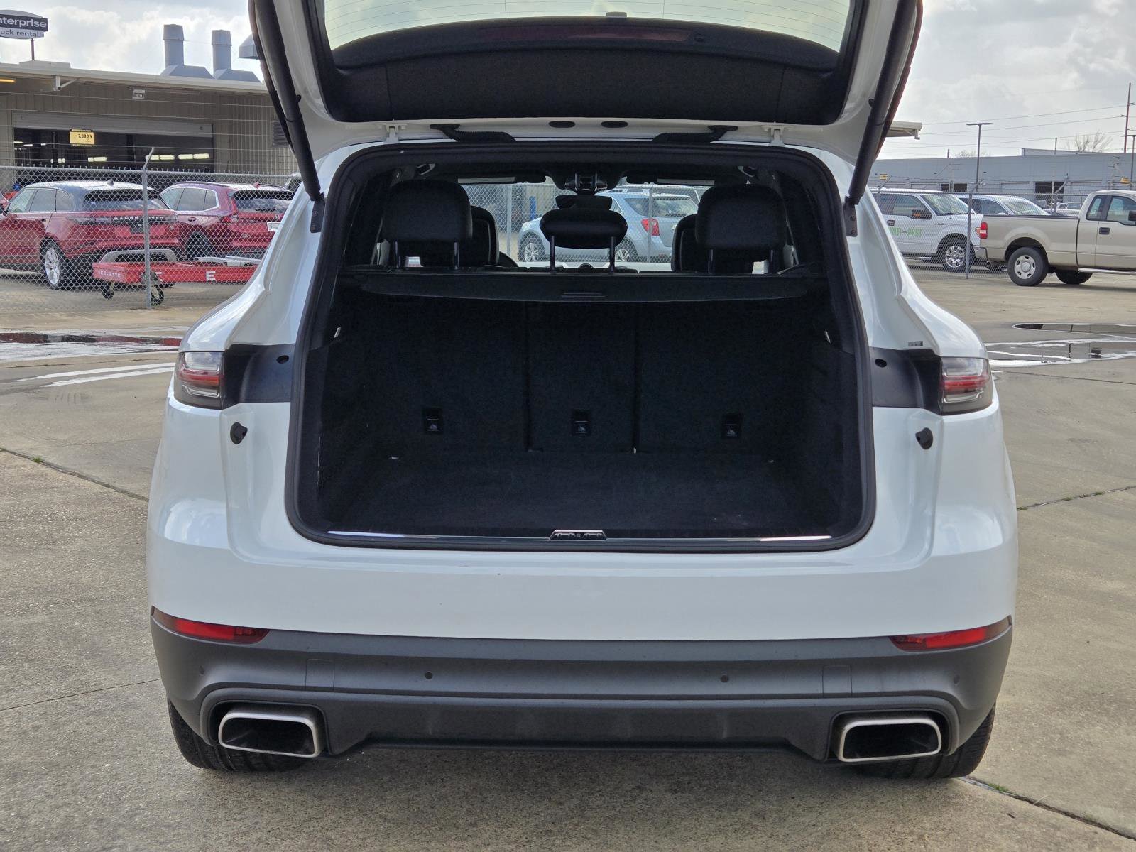Used 2020 White Porsche Base image 10