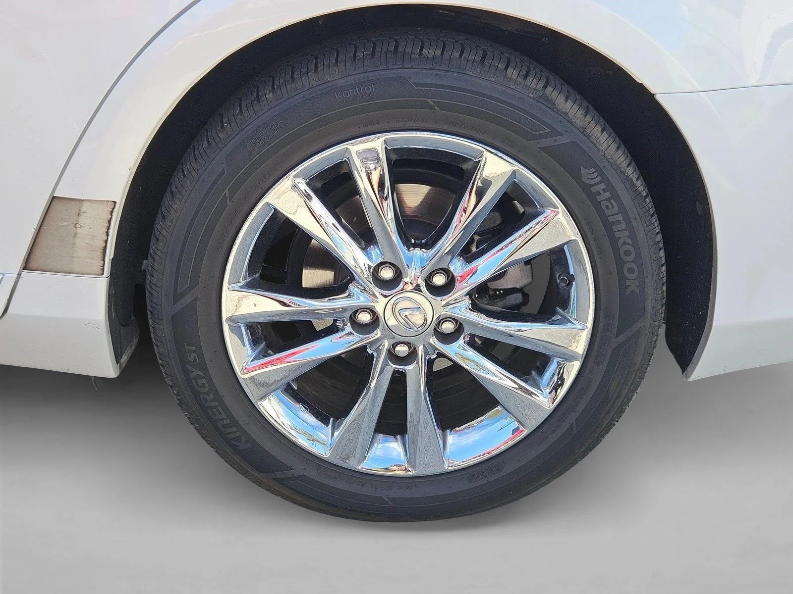 Used 2010 Starfire Pearl Lexus  image 23