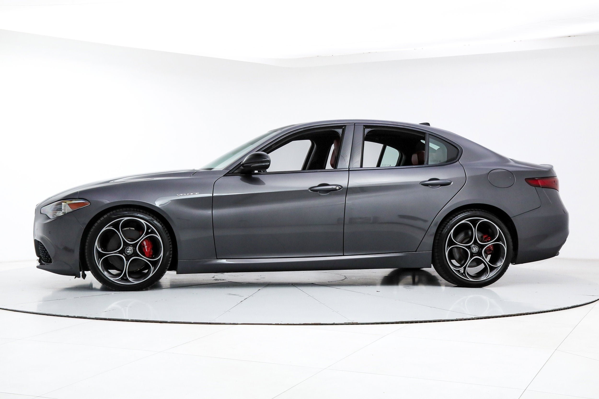 Used 2023 Gray Alfa Romeo Veloce image 2