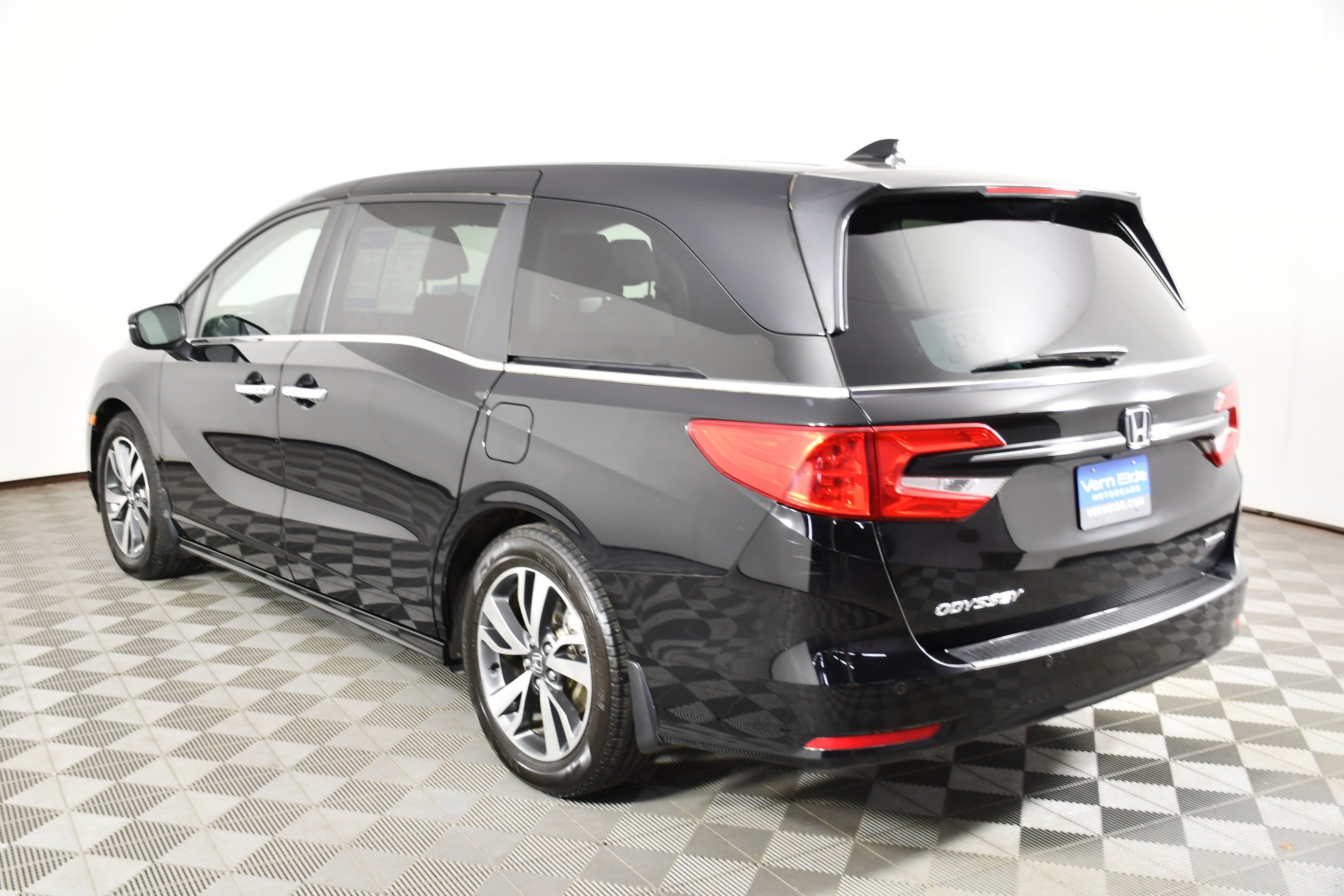 Used 2022 Black Honda Touring image 8