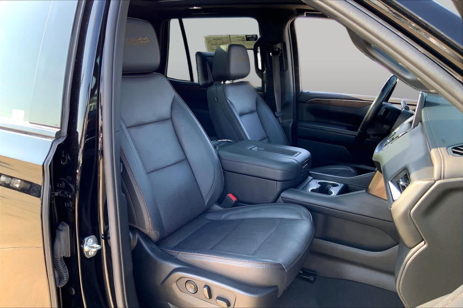Used 2023 Black Chevrolet High Country image 9