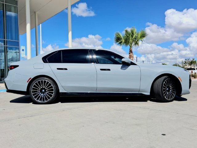 Used 2025 Gray BMW 740i image 8