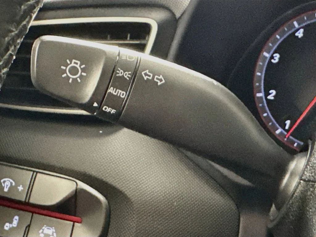 Used 2019 White Hyundai Turbo image 12