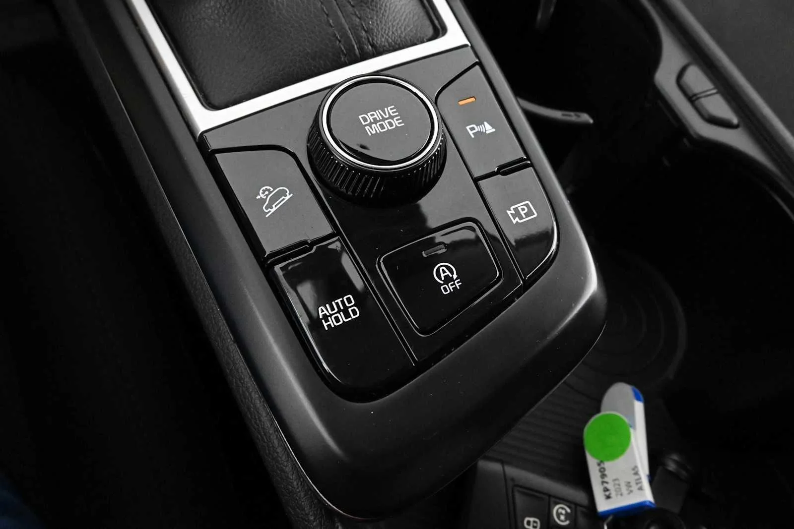 Used 2023 Snow White Pearl Kia LX image 25