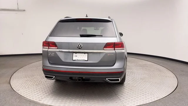 Used 2021 Gray Volkswagen 3.6L V6 SE w/Technology image 3
