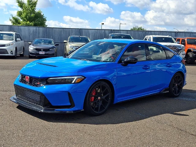 Used 2025 Boost Blue Pearl Honda  image 3
