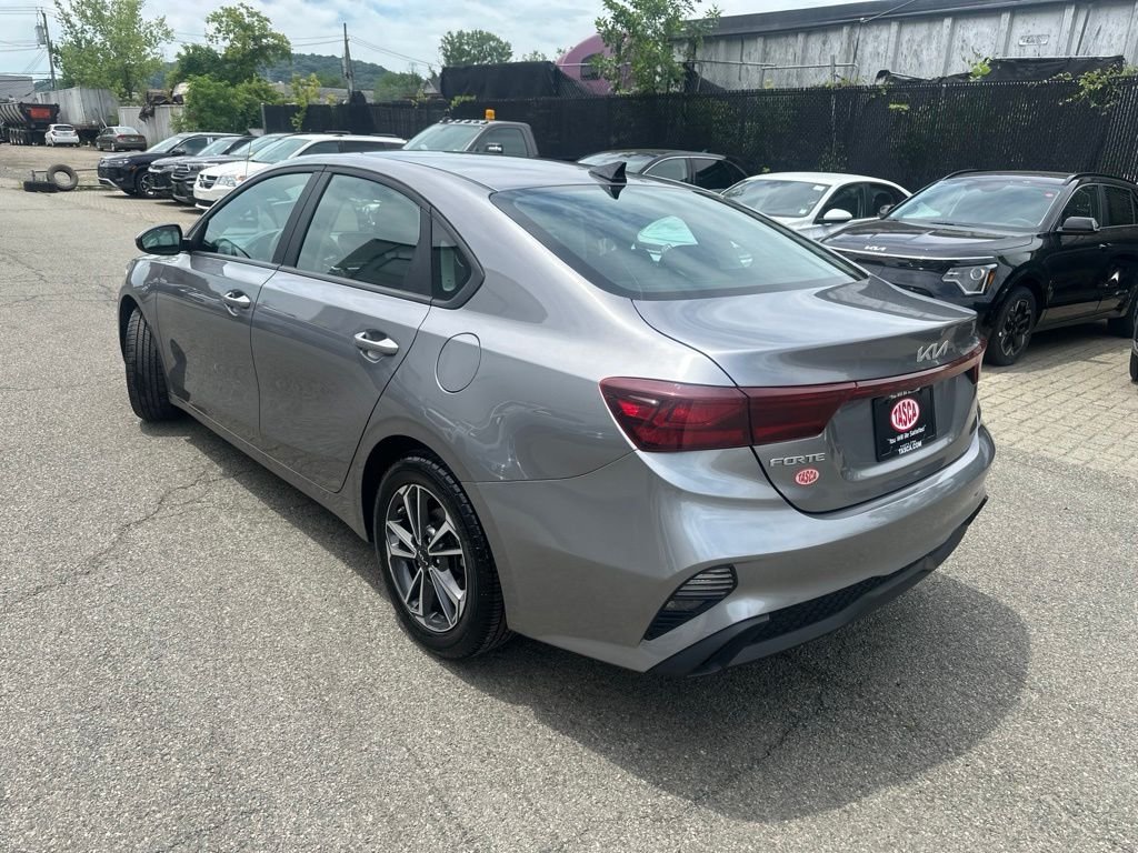 Used 2024 Gray Kia LXS image 4