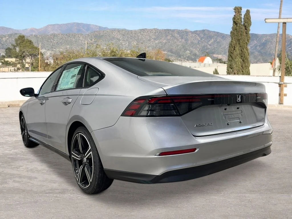 New 2026 Solar Silver Metallic Honda SE image 3